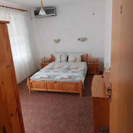 - Viktor Guest house Primorsko